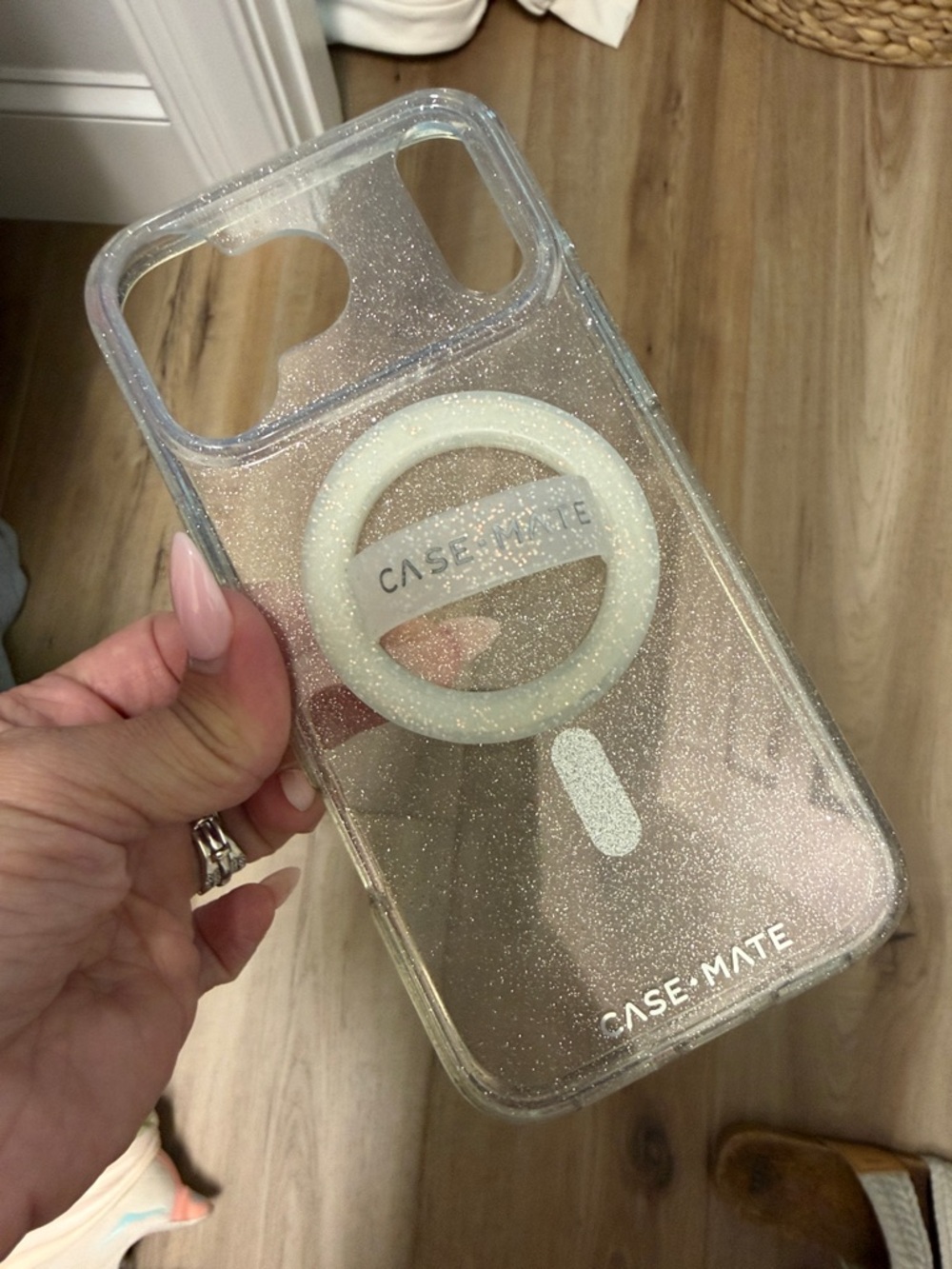 case-mate Clear Glitter MagSafe Phone Case with White MagSafe Ring